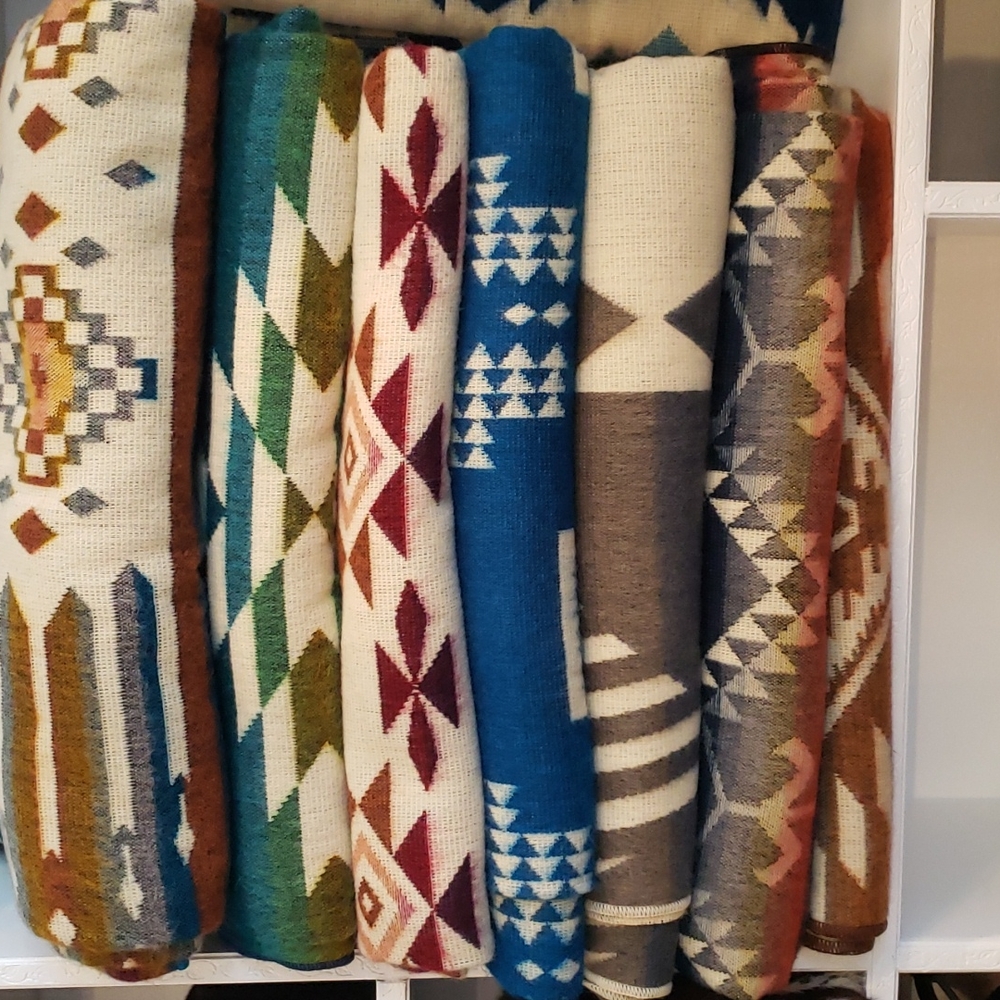 100% Alpaca Blankets  fits edge to edge king size bed